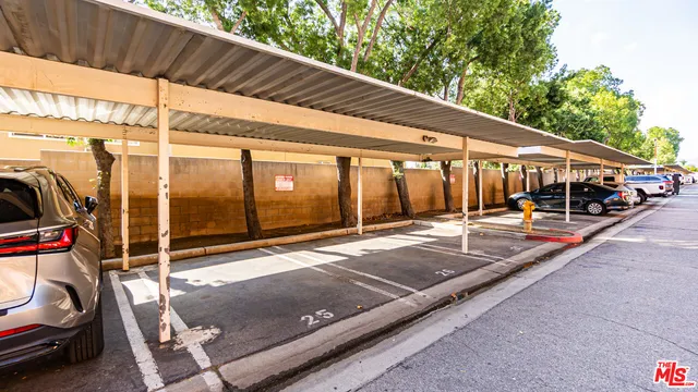 a view of outdoor space yard and porch