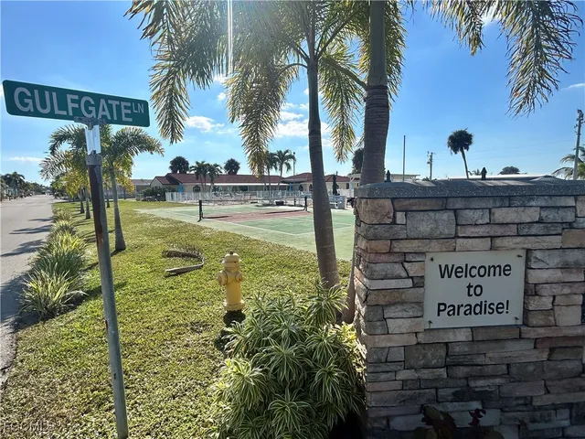 $215,000 | 4700 Gulfgate Lane, St. James City, FL 33956