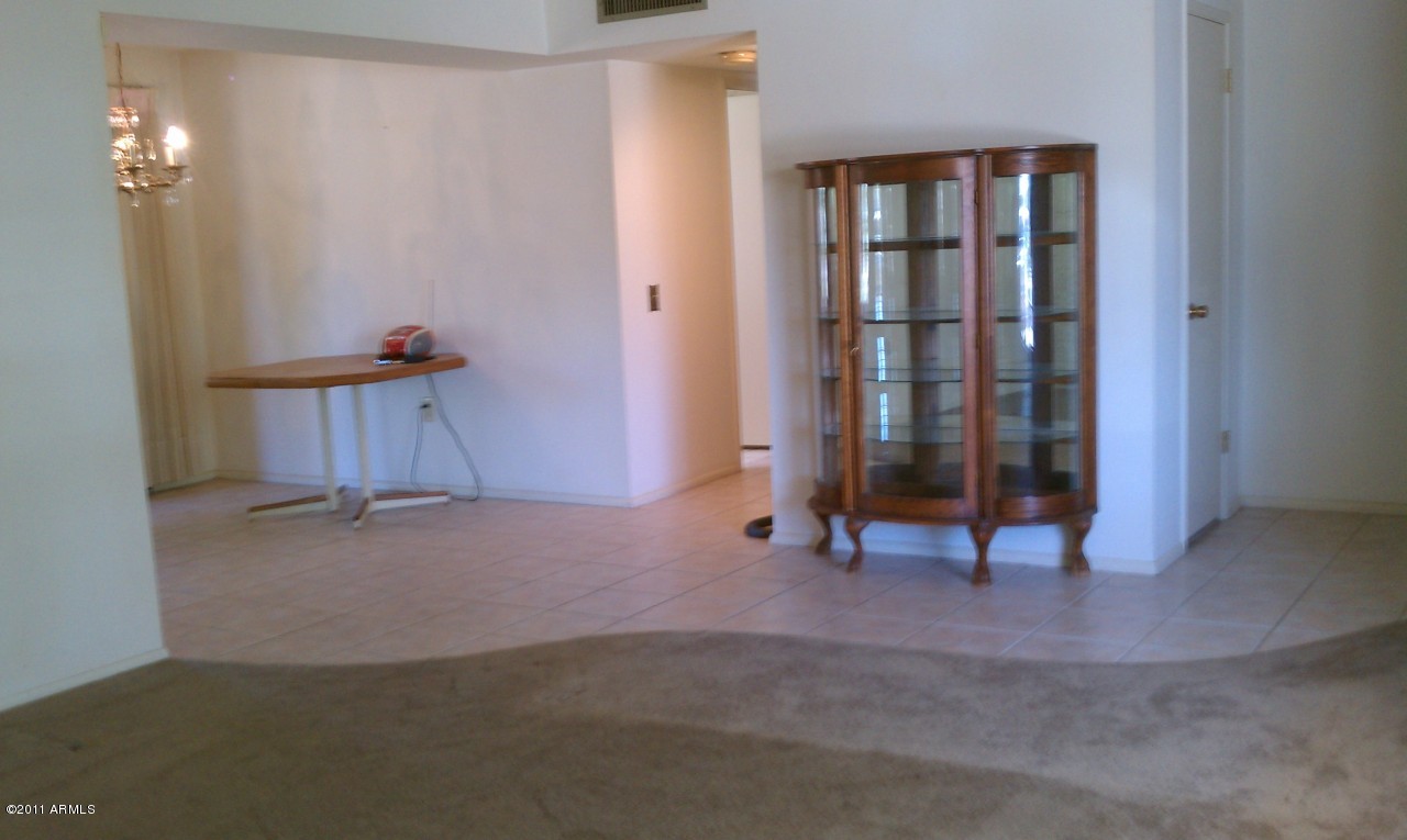 11037 West Oak Ridge Road Sun City, AZ 85351 - Photo 4 of 11 Oak ridge