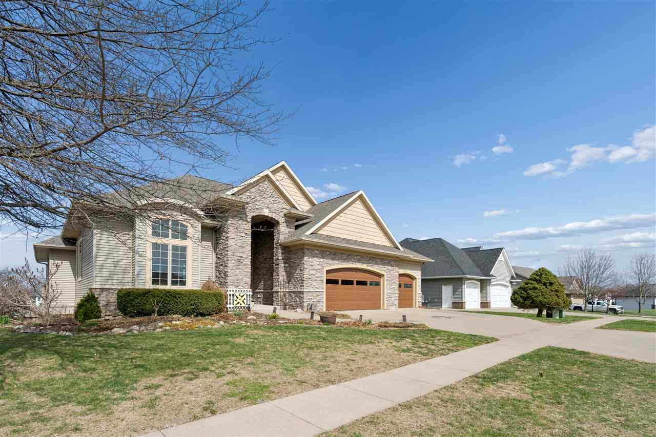 604 Majestic Oak Ridge Solon, IA 52333 - Photo 2 of 55 Gallery Image 2