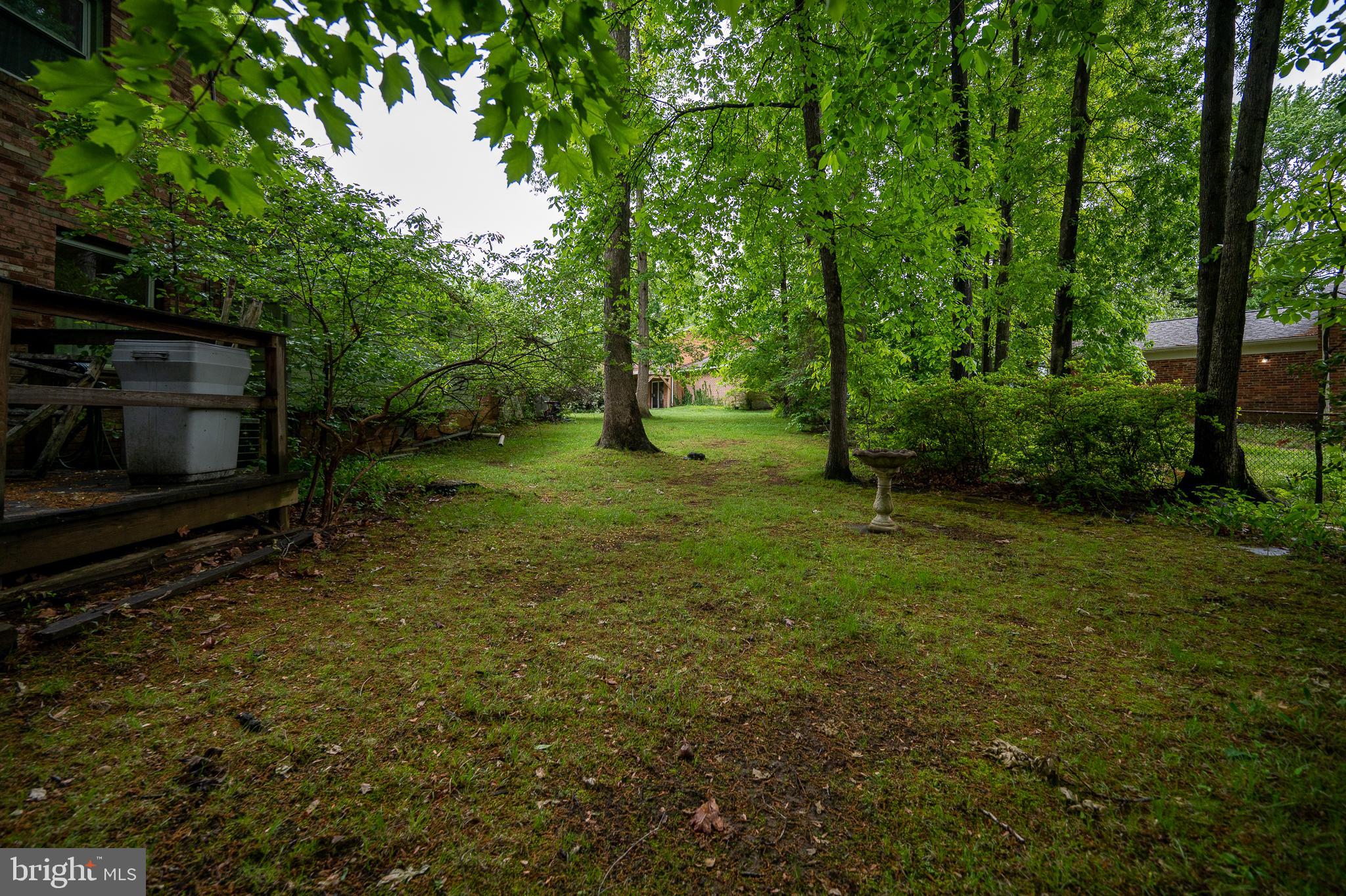 402 Old Courthouse Road Northeast Vienna, VA 22180 - Photo 8 of 19 .31 of an acre!