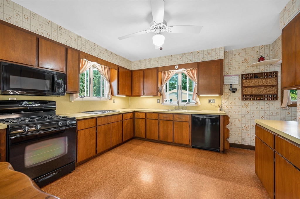 150 Hamilton Street Saugus, MA 01906 - Photo 13 of 41