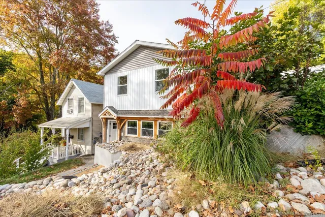 $325,000 | 11 Winter Avenue, Deep River, CT 06417