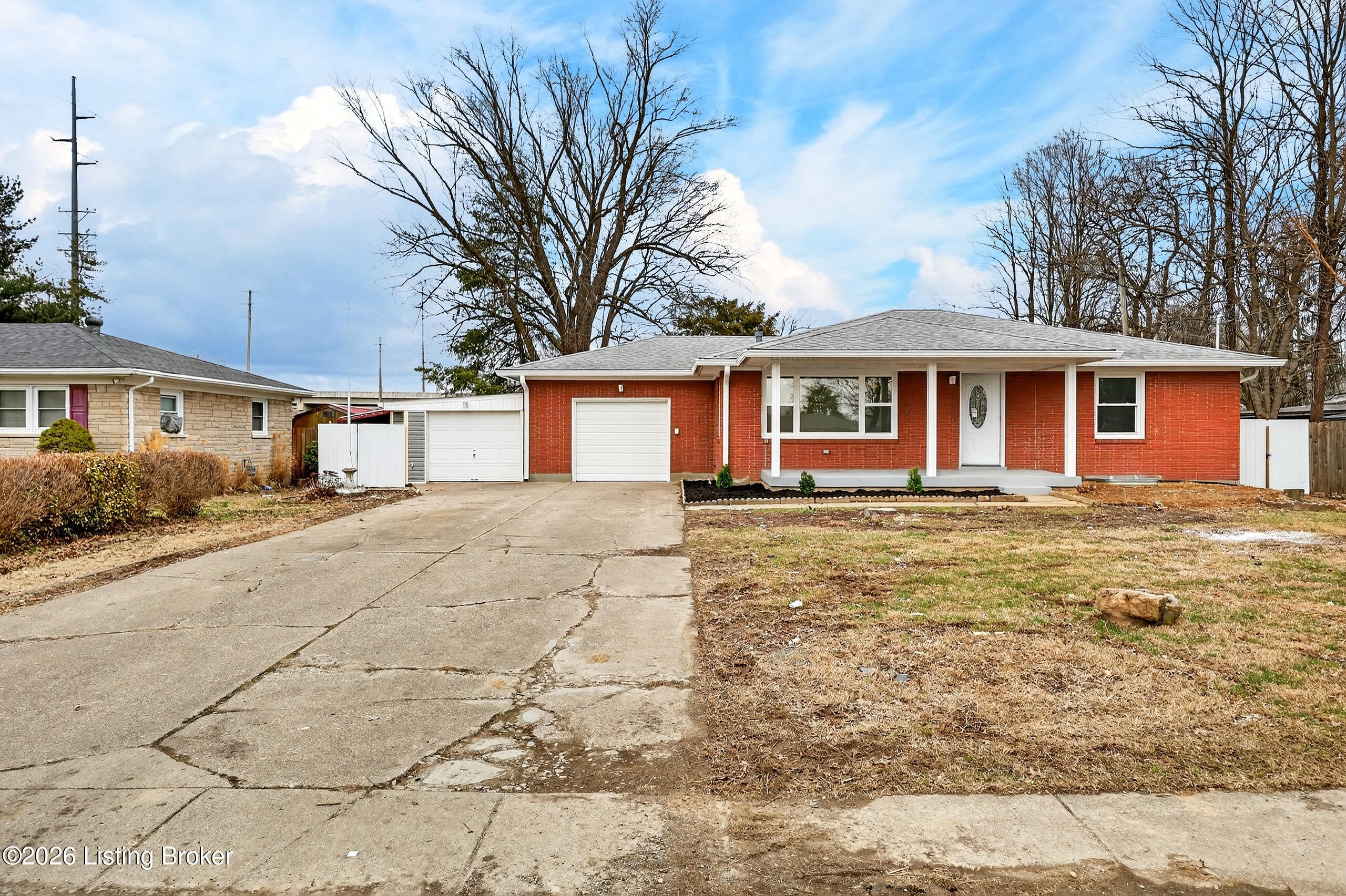 11610 Deering Road Louisville, KY 40272 - Photo 2 of 65 010_H40A3799