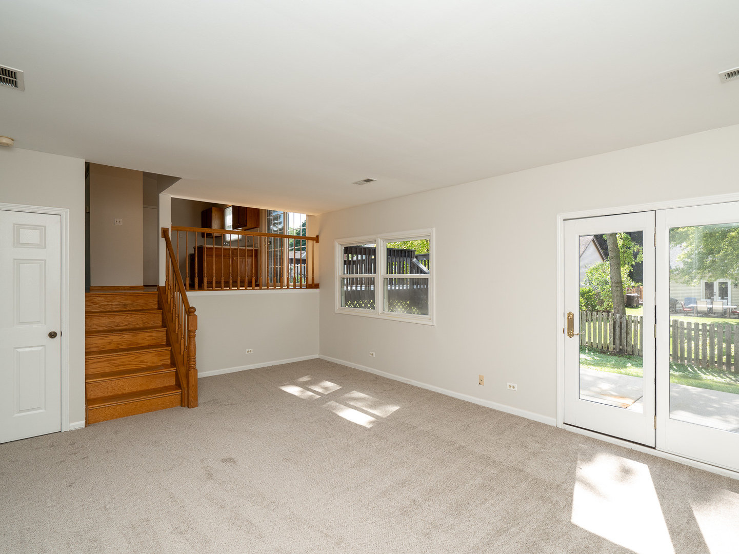 446 Hunters Way Fox River Grove, IL 60021 - Photo 10 of 23 a view of livingroom with furniture
