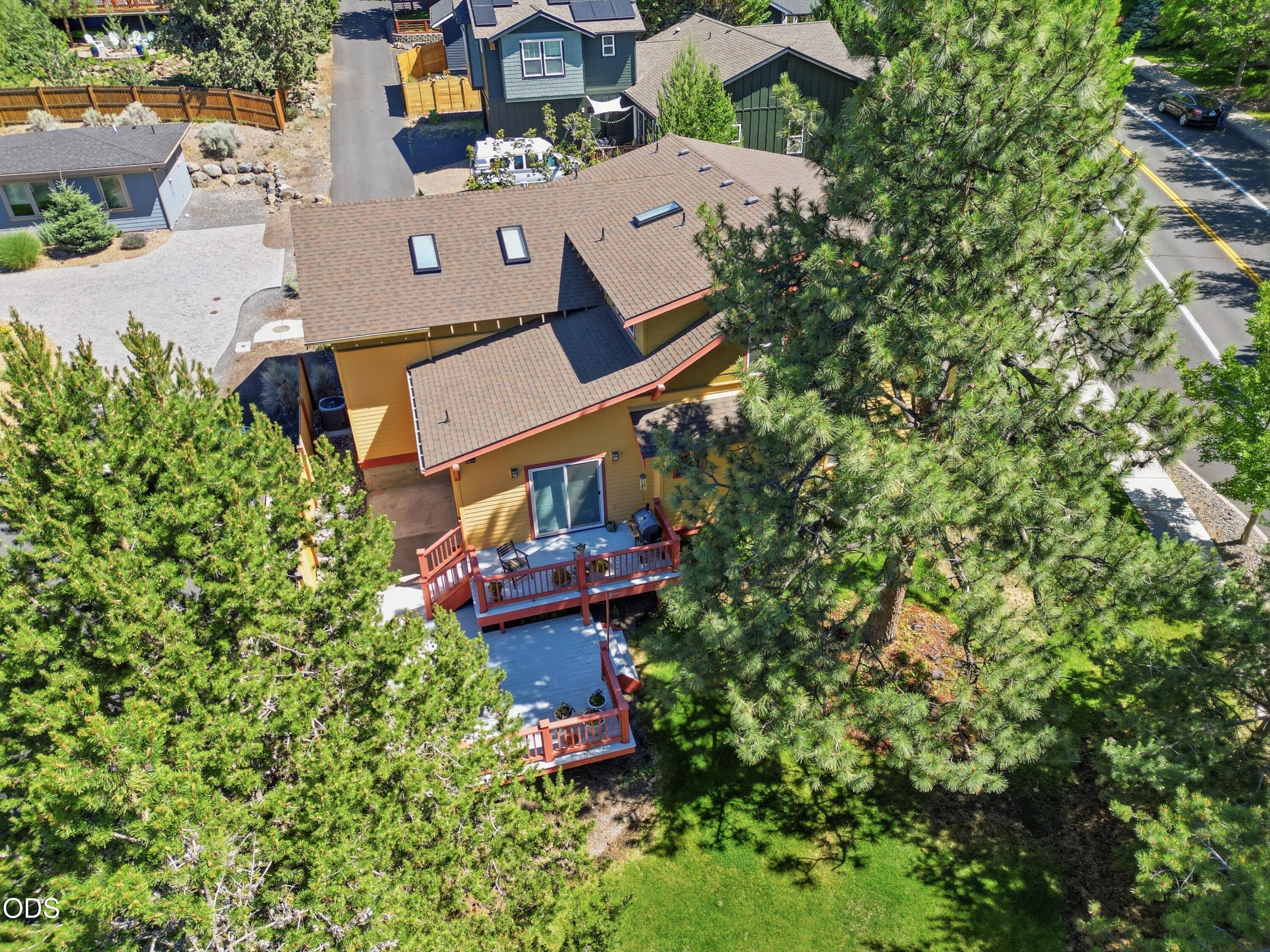 2331 Northwest Awbrey Road Bend, OR 97703 - Photo 35 of 40