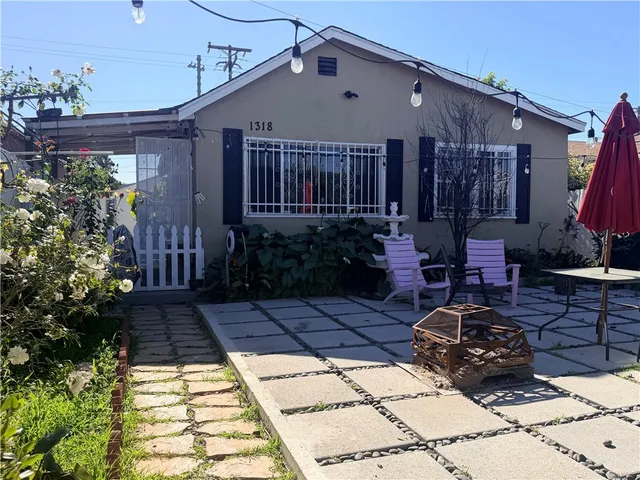 $685,000 | 1318 East 100th Street, Los Angeles, CA 90002