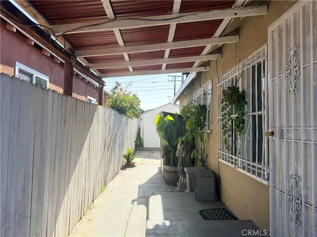 $685,000 | 1318 East 100th Street, Los Angeles, CA 90002