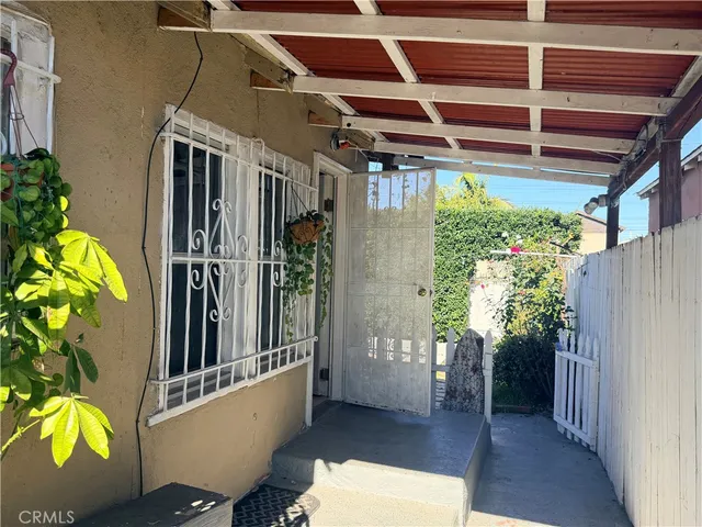 $685,000 | 1318 East 100th Street, Los Angeles, CA 90002