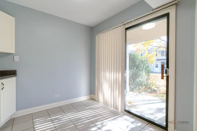 $2,400 | 365 Jefferson Court, Vernon Hills, IL 60061