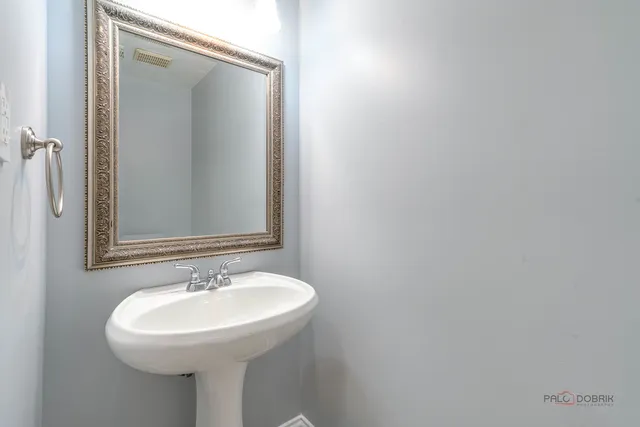 $2,400 | 365 Jefferson Court, Vernon Hills, IL 60061