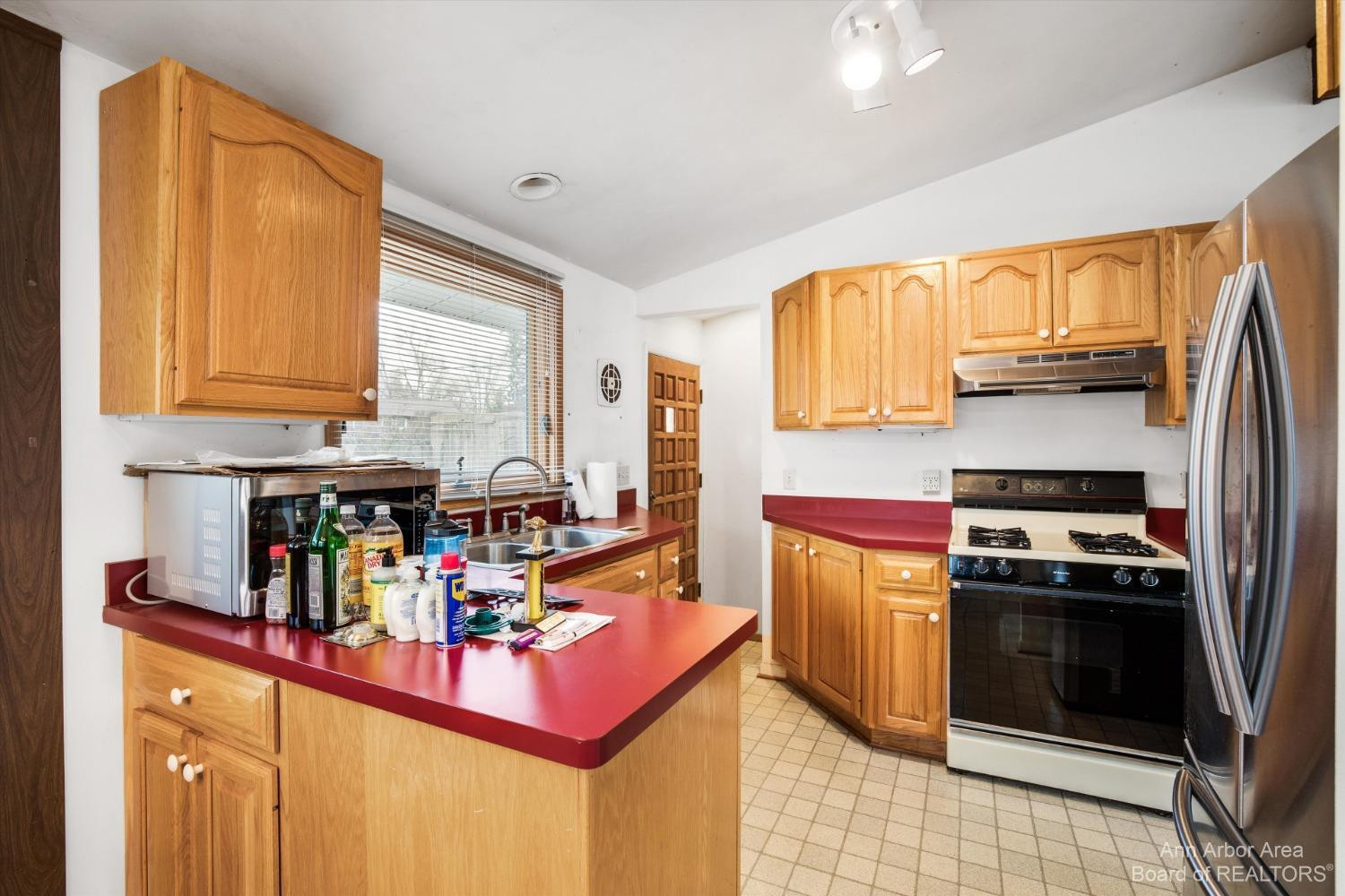 2726 Cranbrook Road Ann Arbor, MI 48104 - Photo 3 of 46 Kitchen