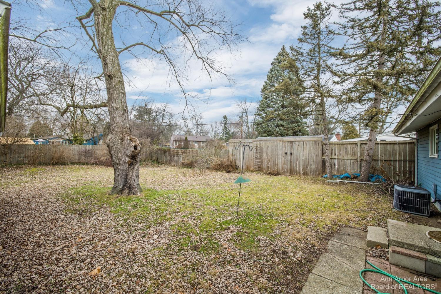 2726 Cranbrook Road Ann Arbor, MI 48104 - Photo 44 of 46 Backyard