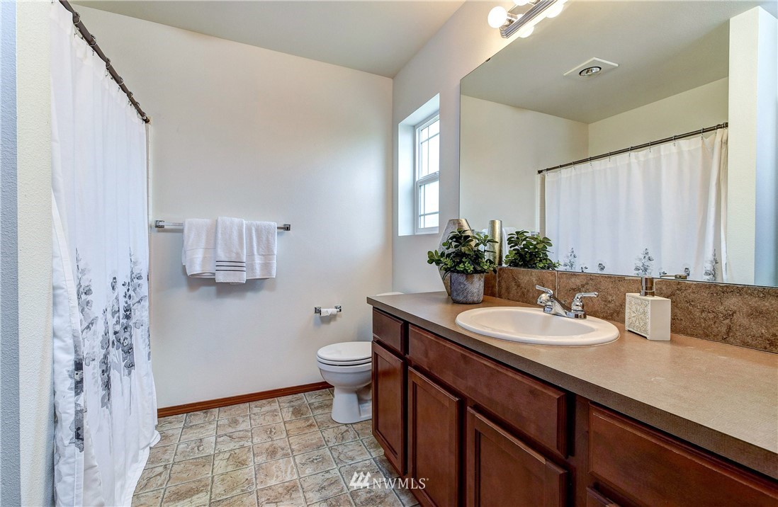 3433 164th Place Southeast Bothell, WA 98012 - Photo 13 of 27 Gallery Image 13