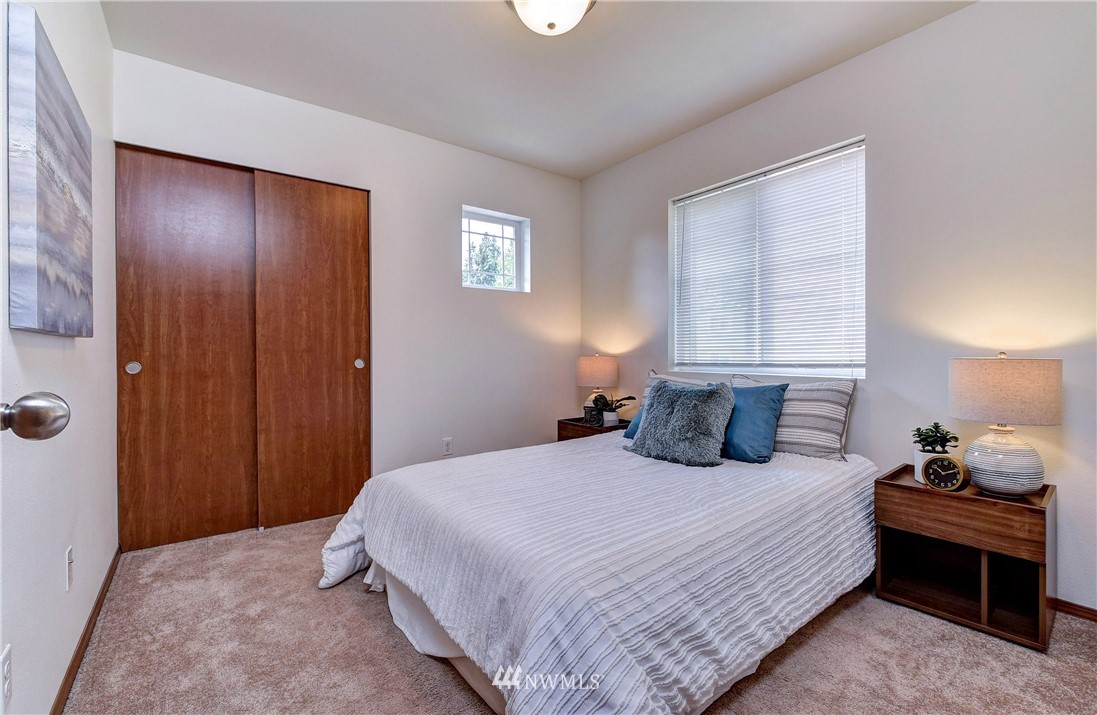 3433 164th Place Southeast Bothell, WA 98012 - Photo 17 of 27 Gallery Image 17
