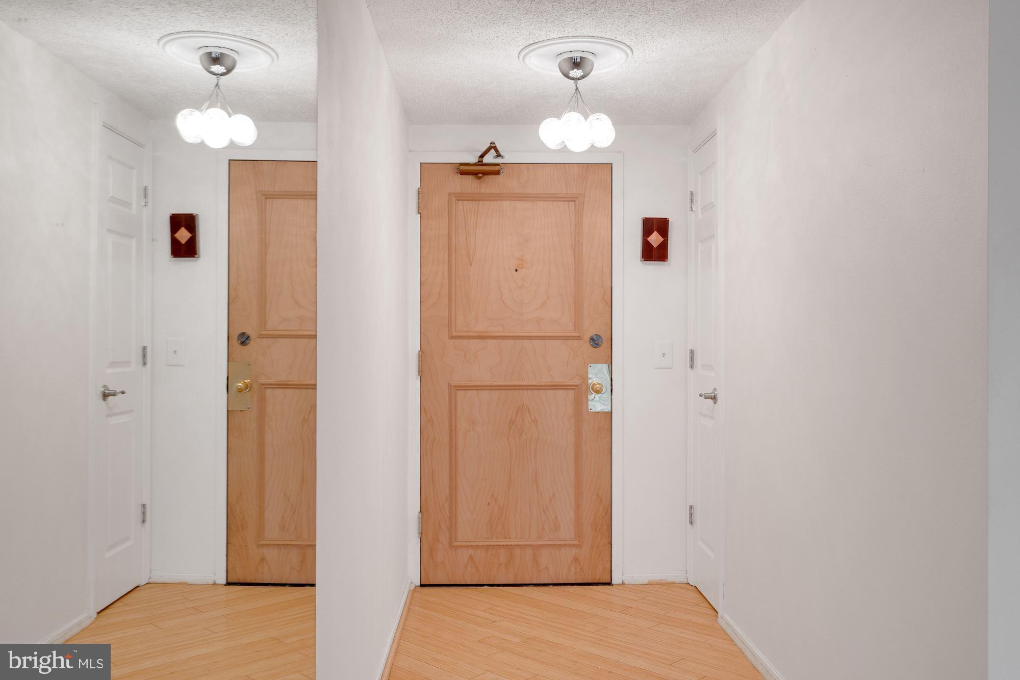 6101 Edsall Road, Unit 604 Alexandria, VA 22304 - Photo 3 of 43 Foyer