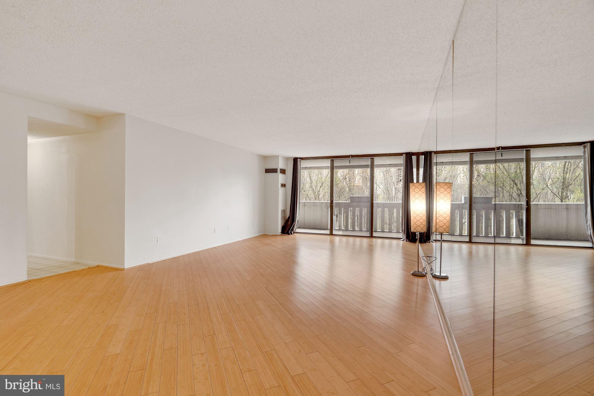 6101 Edsall Road, Unit 604 Alexandria, VA 22304 - Photo 4 of 43 Living Area