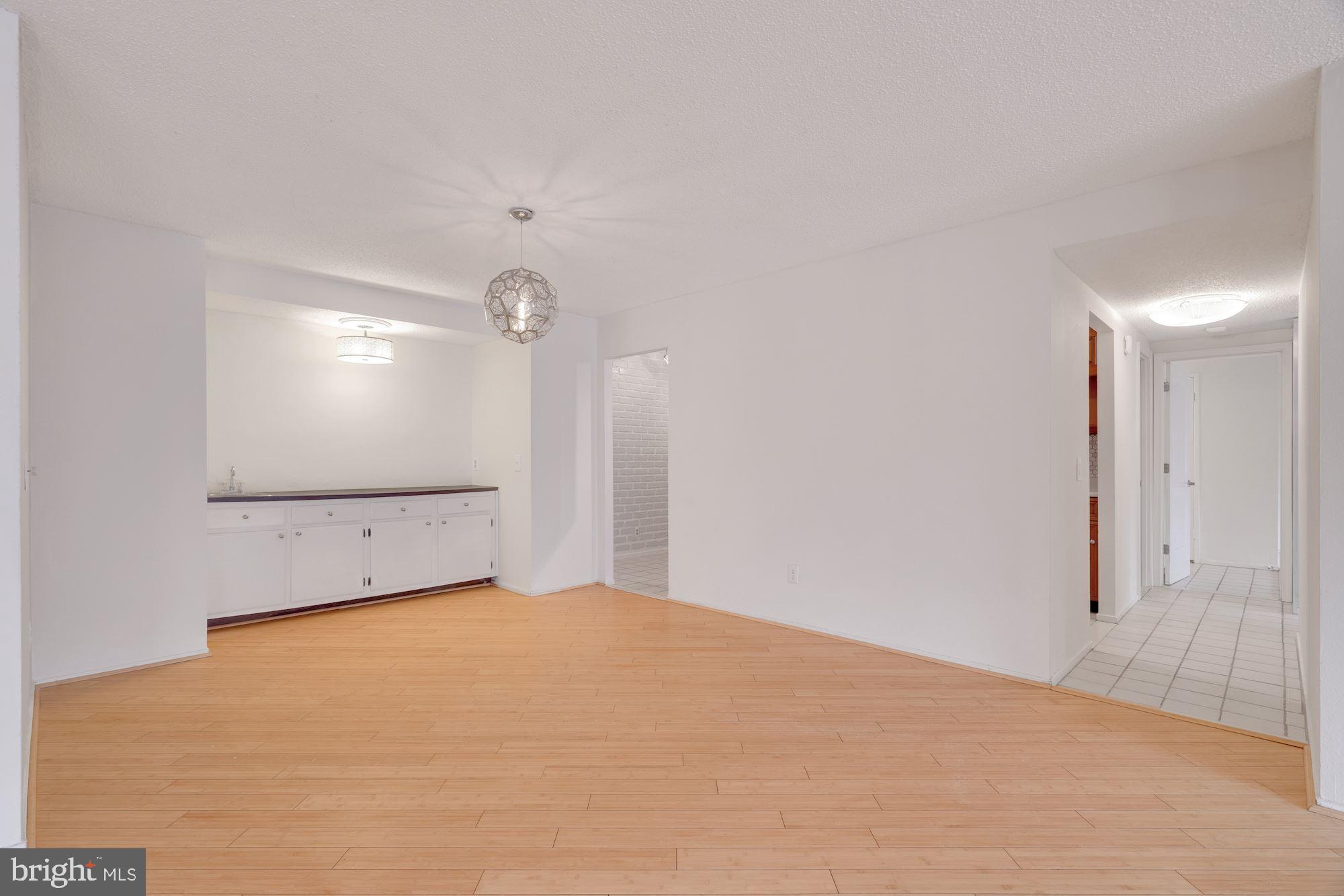 6101 Edsall Road, Unit 604 Alexandria, VA 22304 - Photo 8 of 43 Dining Area