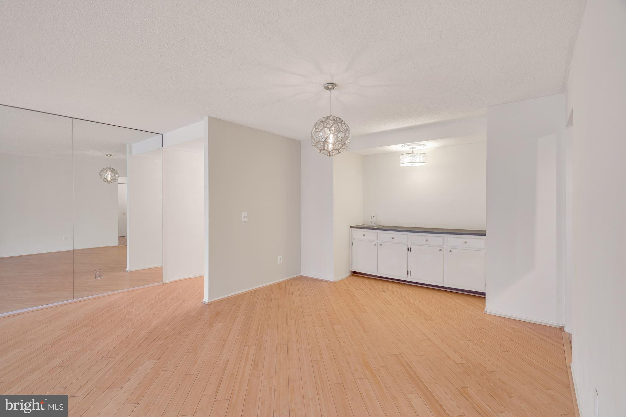 6101 Edsall Road, Unit 604 Alexandria, VA 22304 - Photo 9 of 43 Dining Area