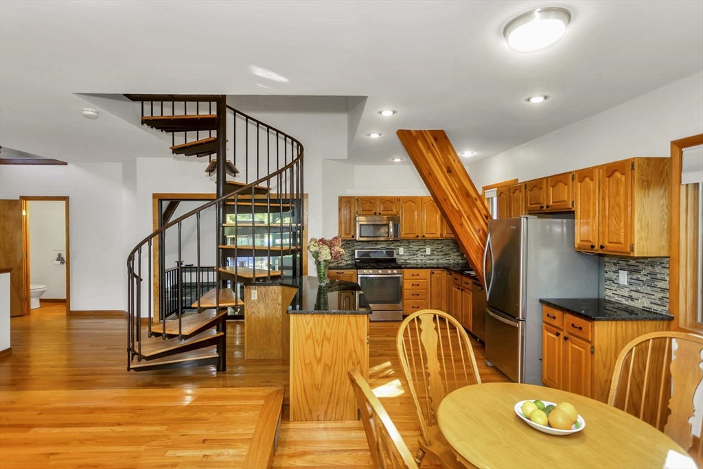 123 Mountainview Road East Longmeadow, MA 01028 - Photo 28 of 42