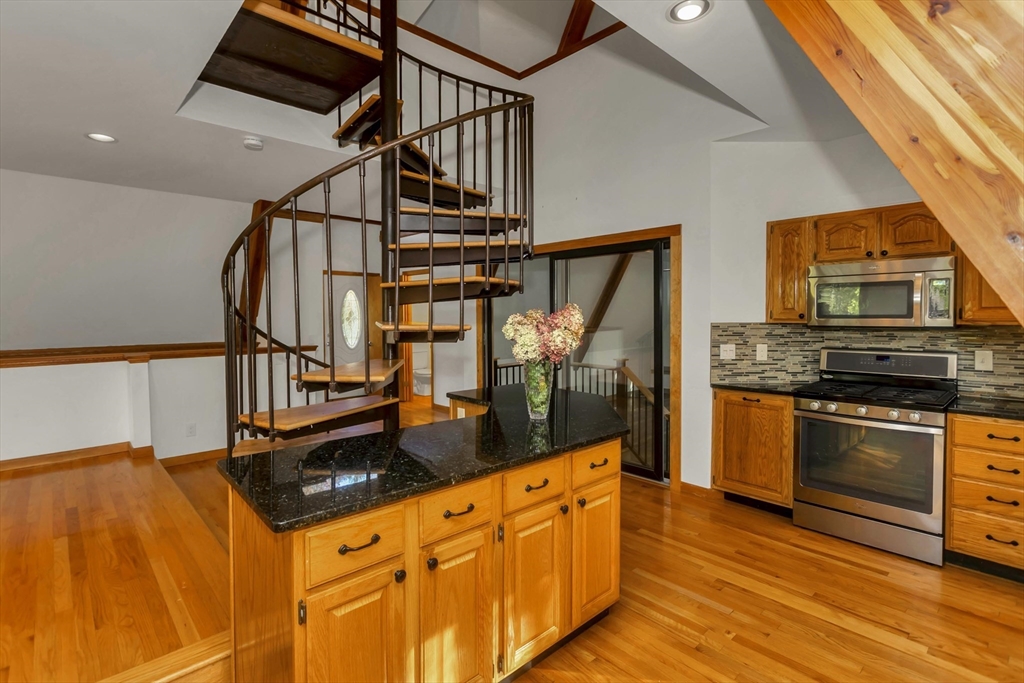 123 Mountainview Road East Longmeadow, MA 01028 - Photo 32 of 42