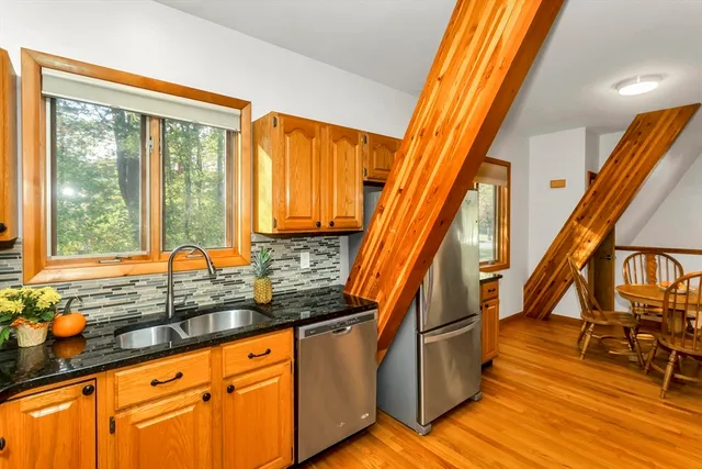 $520,000 | 123 Mountainview Road, East Longmeadow, MA 01028