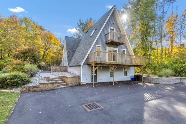 $520,000 | 123 Mountainview Road, East Longmeadow, MA 01028