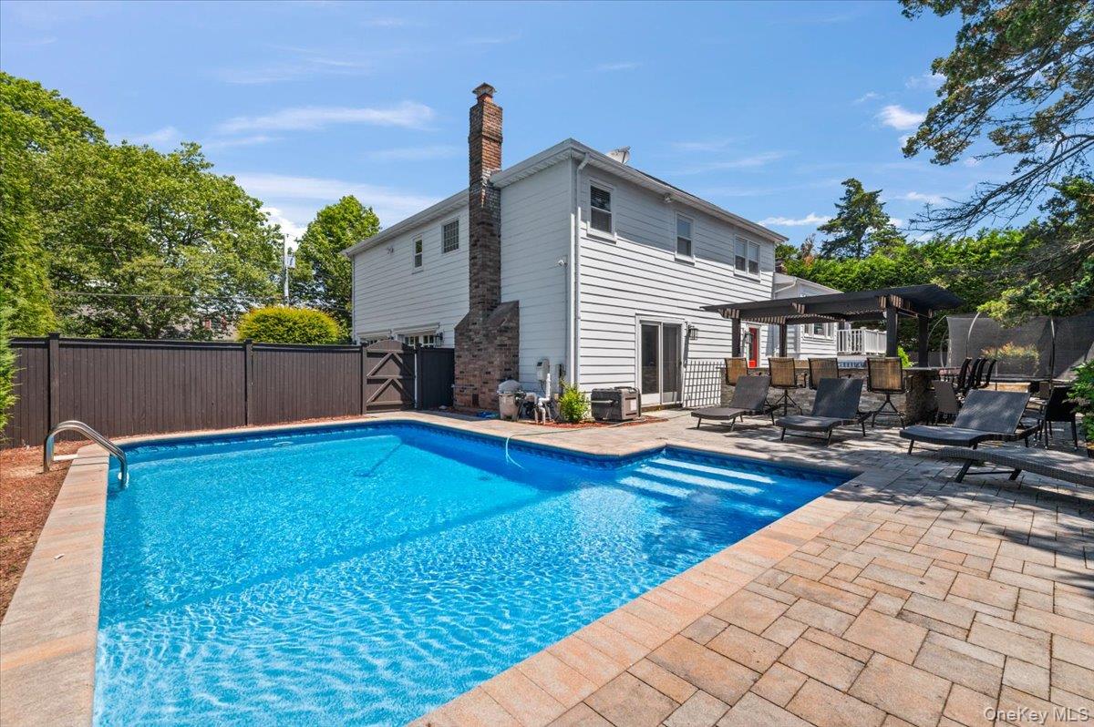 100 Cabot Road Massapequa, NY 11758 - Photo 40 of 49