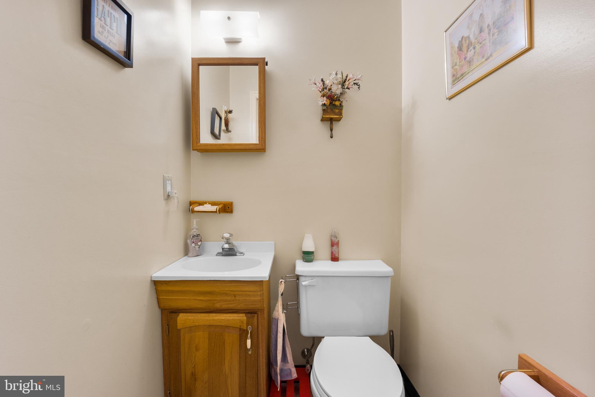 921 Fairview Road Swarthmore, PA 19081 - Photo 12 of 28 Half bath