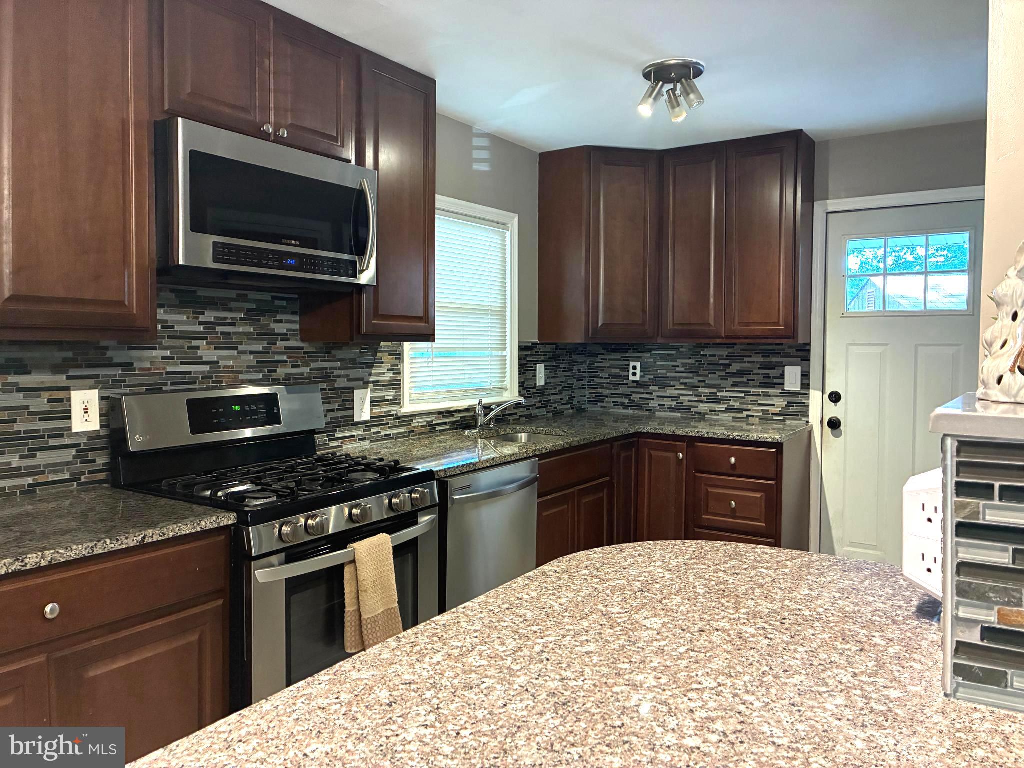 5112 Hollywood Road College Park, MD 20740 - Photo 9 of 28 Main Kitchen