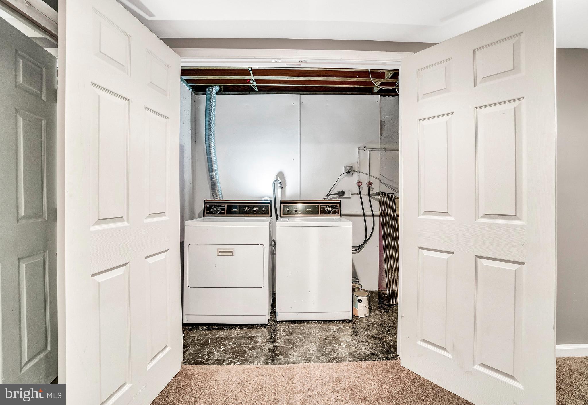 1110 Inner Circle Baltimore, MD 21225 - Photo 21 of 41 laundry room