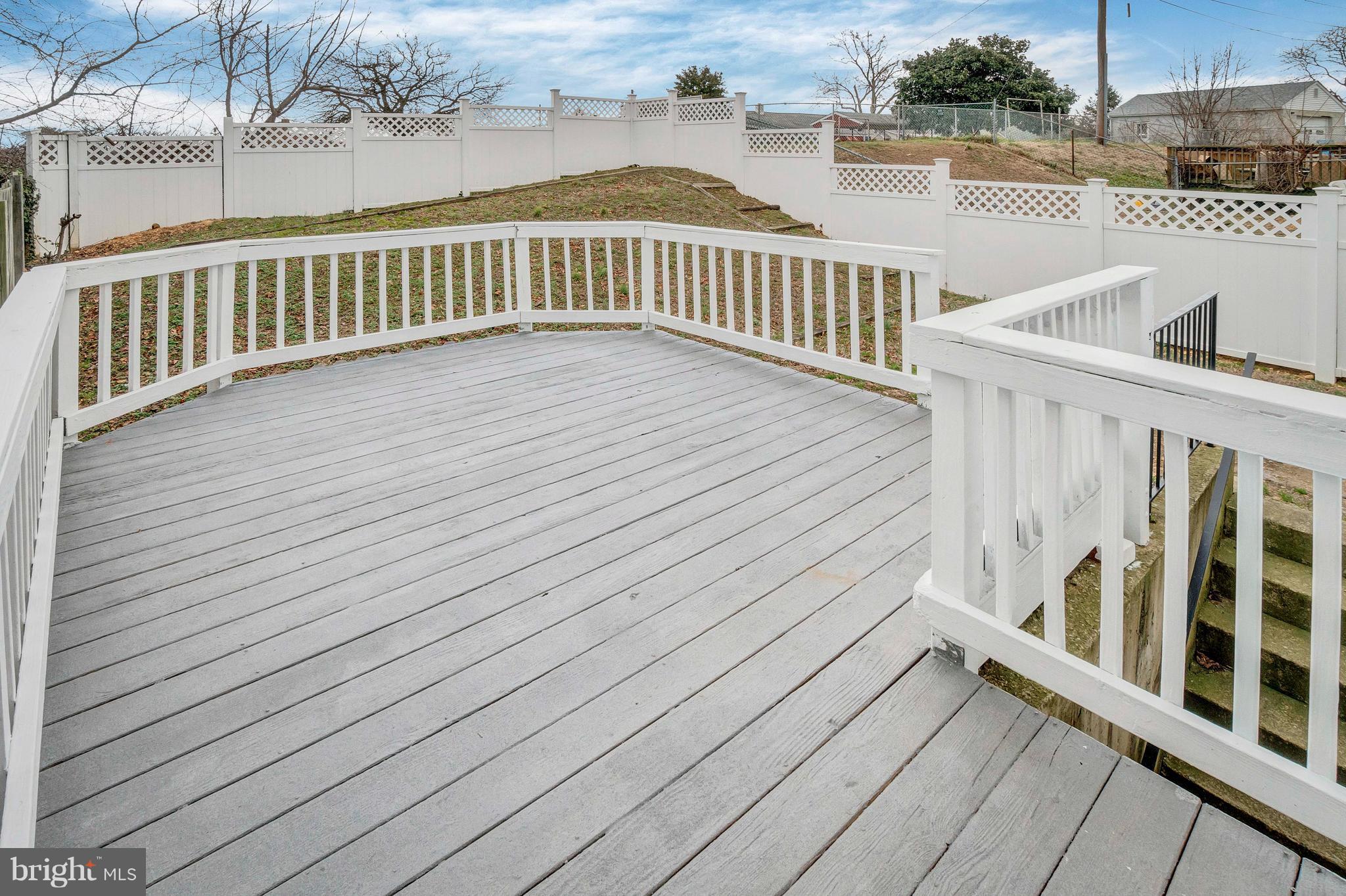 1110 Inner Circle Baltimore, MD 21225 - Photo 22 of 41 large deck, great for entertaining