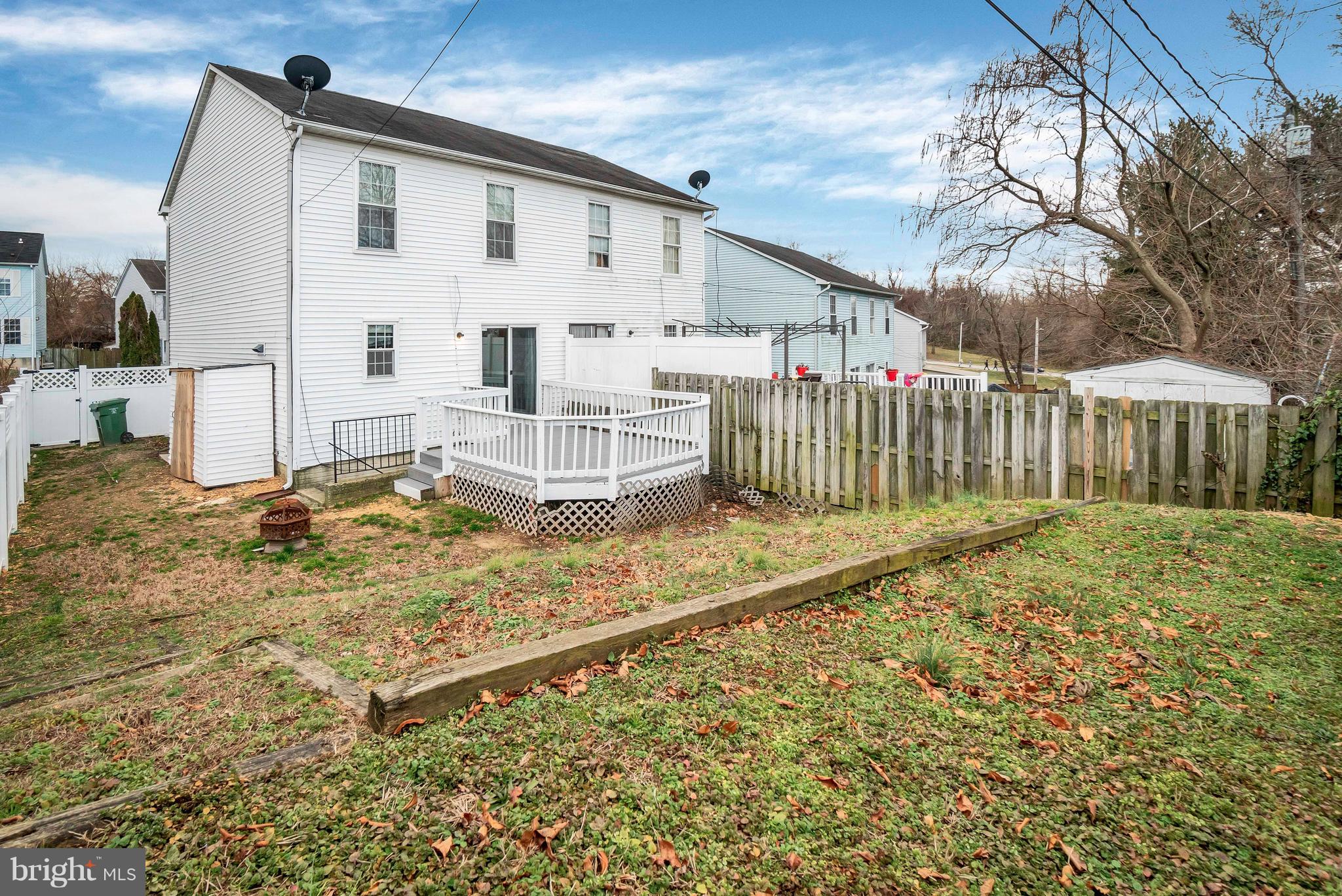 1110 Inner Circle Baltimore, MD 21225 - Photo 24 of 41 Good size fenced yard, great for dogs and kids