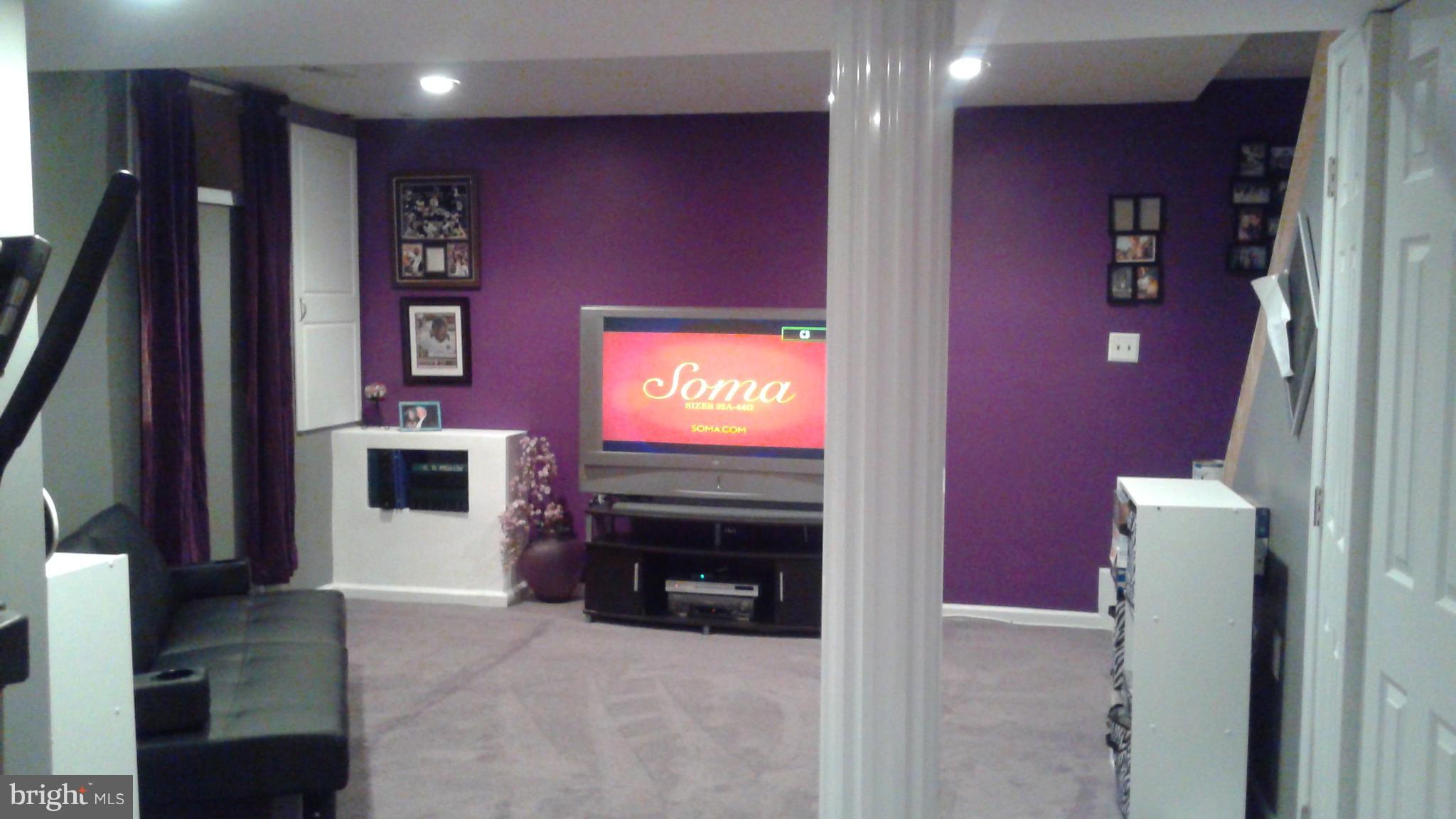 1110 Inner Circle Baltimore, MD 21225 - Photo 32 of 41 Finished basement