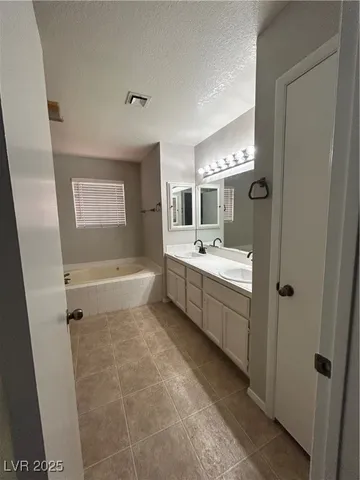 $1,995 | 3950 Delos Drive, Las Vegas, NV 89103