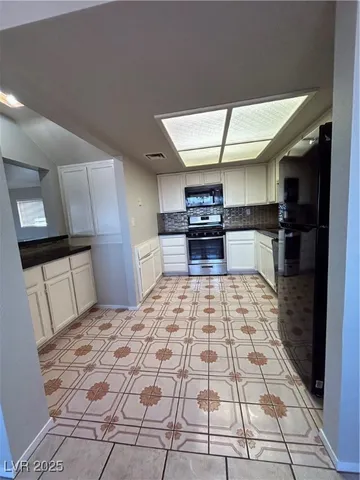 $1,995 | 3950 Delos Drive, Las Vegas, NV 89103