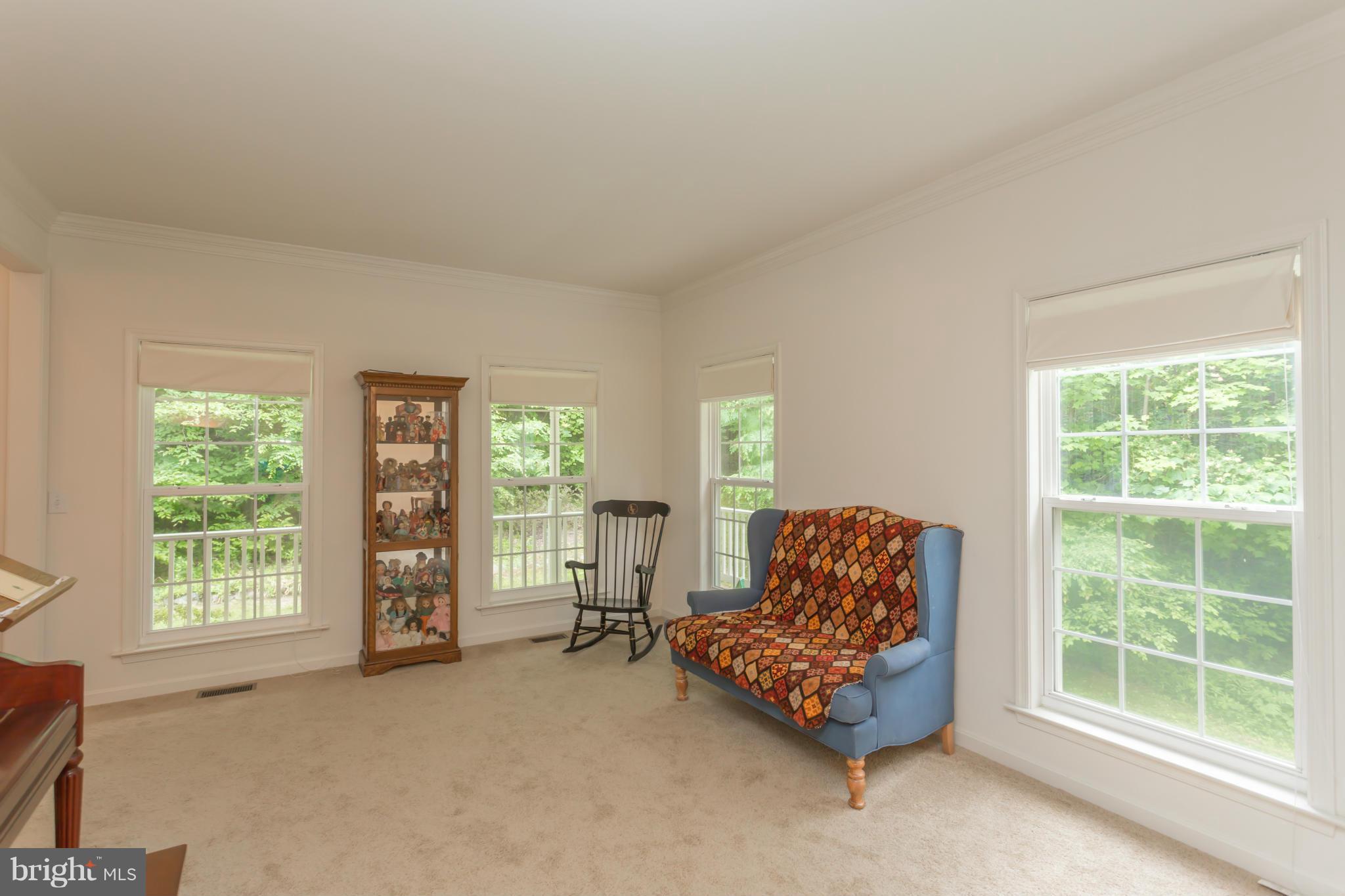 110 Revell Road Fredericksburg, VA 22405 - Photo 4 of 29 Living Room