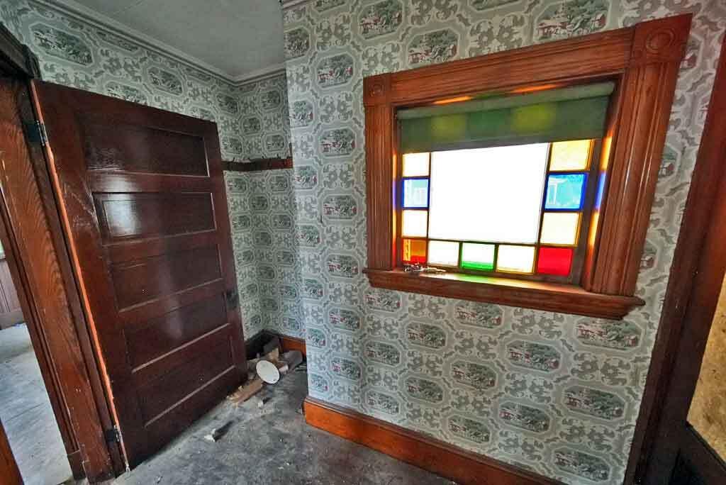 7 Cleveland Street Houlton, ME 04730 - Photo 15 of 58 front-hall-entry-foyer