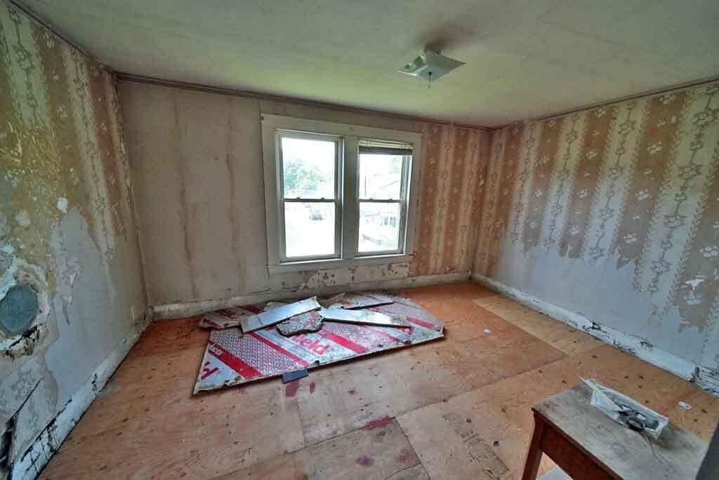 7 Cleveland Street Houlton, ME 04730 - Photo 37 of 58 me-bedroom-subfloor-in