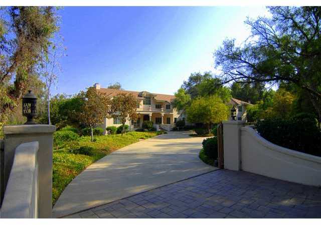 GRAND CIRCULAR DRIVEWAY...ENOUGH ROOM FOR 20 CARS