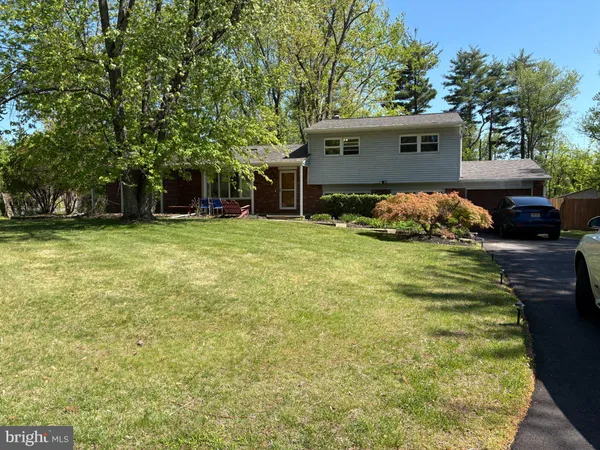 $935,000 | 13 Glenview Drive, Princeton, NJ 08540