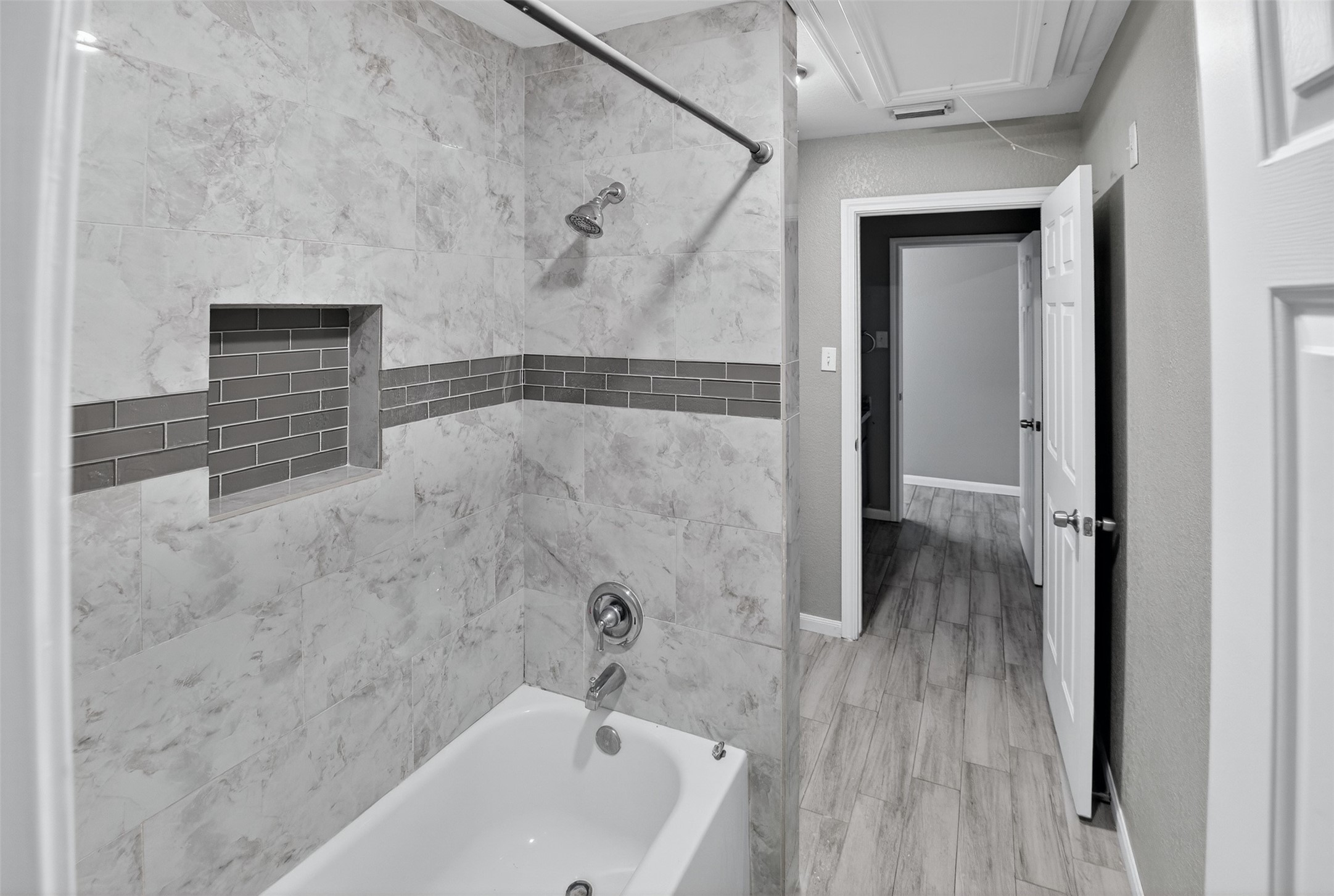 4726 Meadows Edge Lane Houston, TX 77084 - Photo 15 of 34