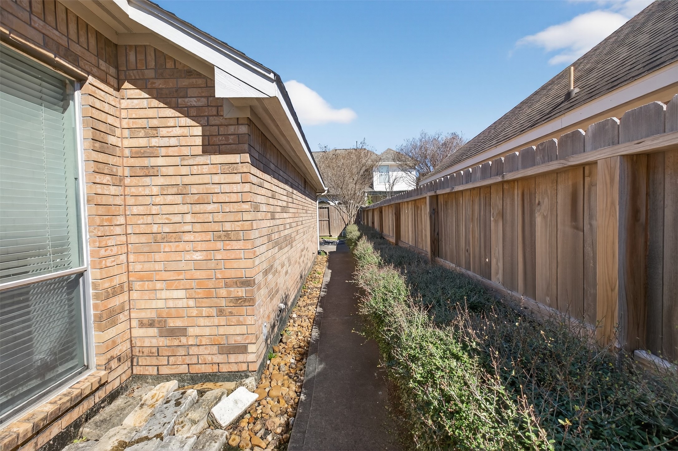 4726 Meadows Edge Lane Houston, TX 77084 - Photo 4 of 34