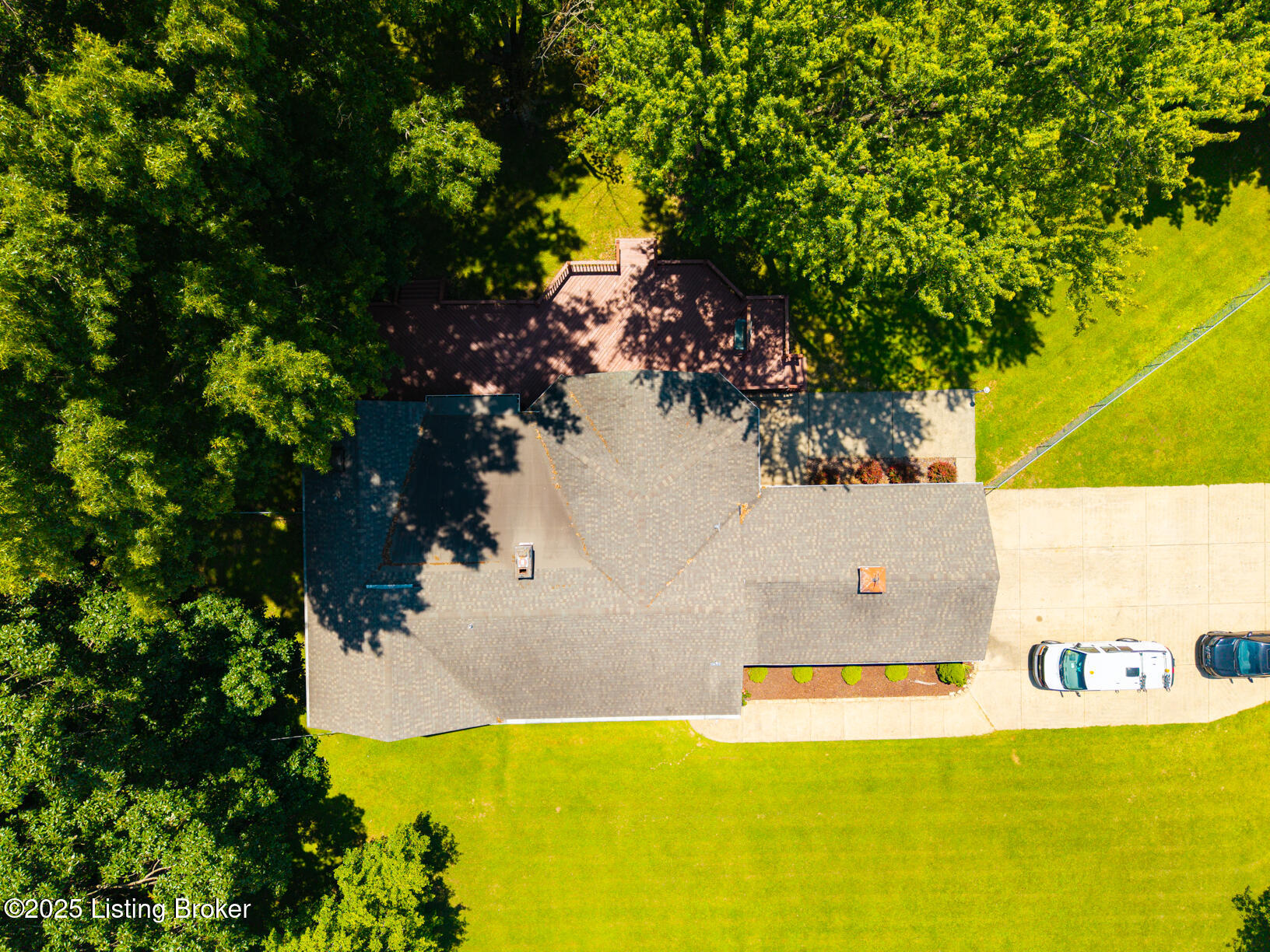 6712 Cooper Chapel Road Louisville, KY 40229 - Photo 59 of 78 DJI_20250602134048_0790_D