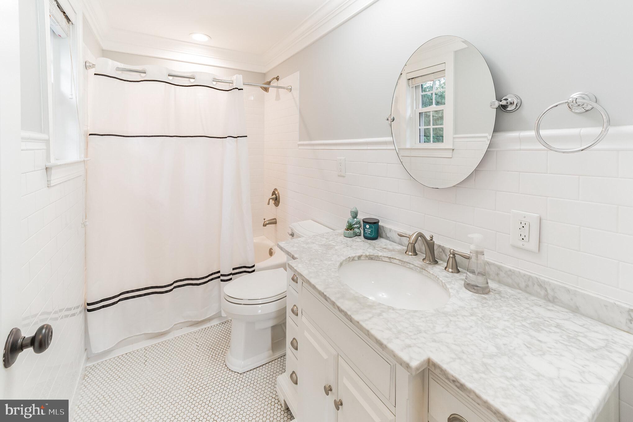 320 South Wayne Avenue Wayne, PA 19087 - Photo 35 of 54 Bathroom #2