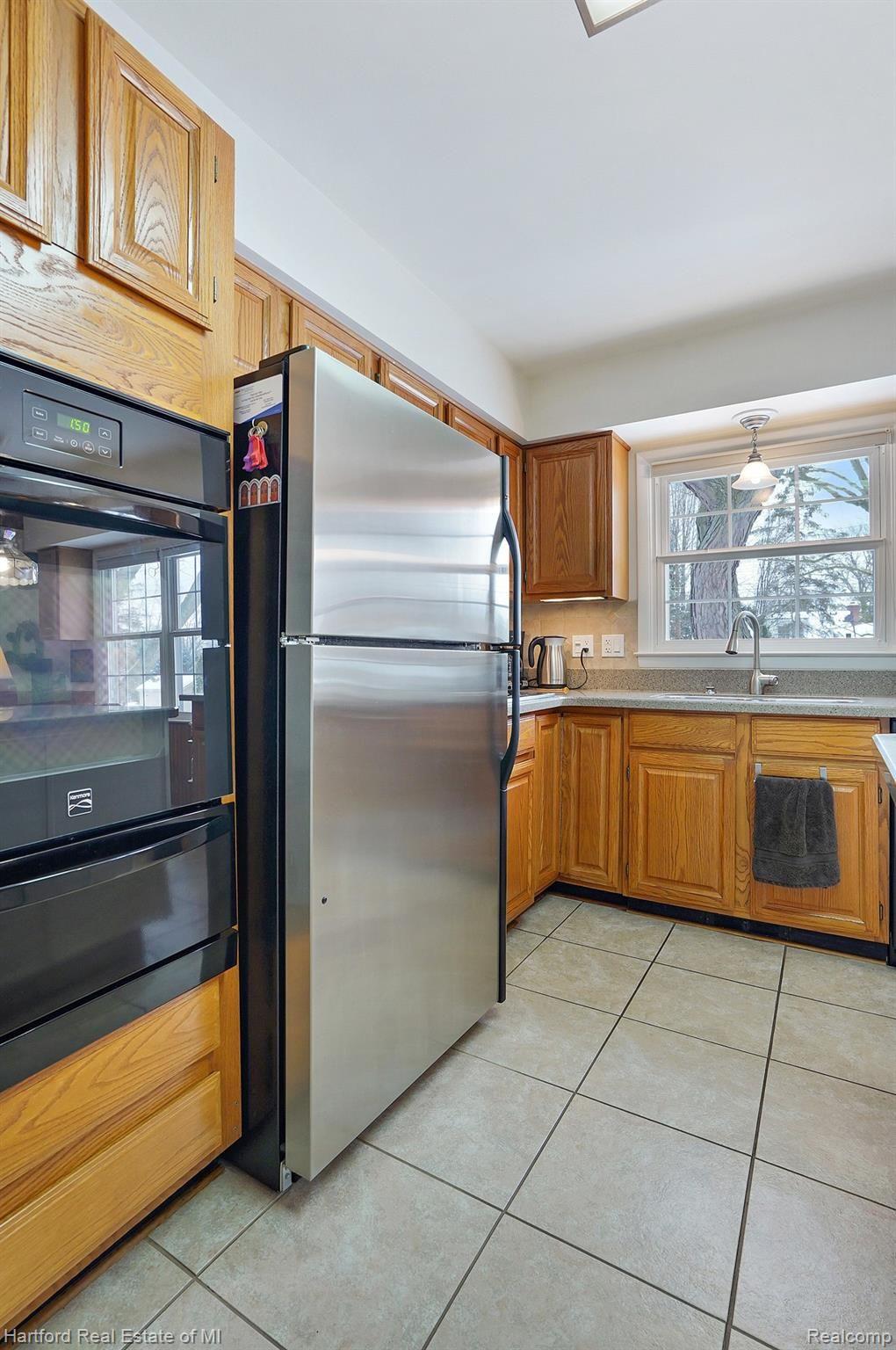 26184 Steele Road Farmington, MI 48331 - Photo 8 of 38 DSC07537.jpg