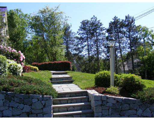 28 Marbleridge Road North Andover, MA 01845 - Photo 2 of 25 Gallery Image 2