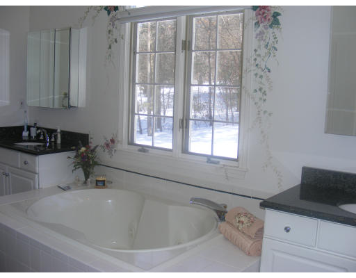 28 Marbleridge Road North Andover, MA 01845 - Photo 21 of 25 Gallery Image 21