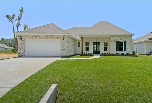$475,500 | 1105 Abita River Drive, Covington, LA 70433