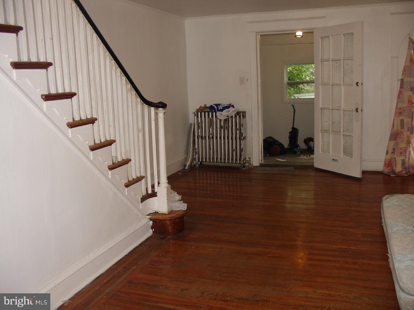 293 Copley Road Upper Darby, PA 19082 - Photo 3 of 16